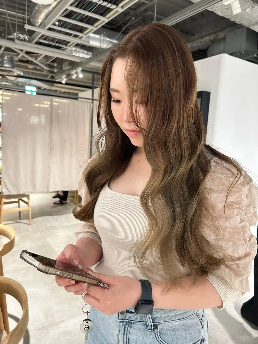 ロング カラー ベージュカラー オリーブベージュ カット ヘアカラー トリートメント ヘッドスパ スキバサミを使わない カット🌼唯🌼のヘアスタイル