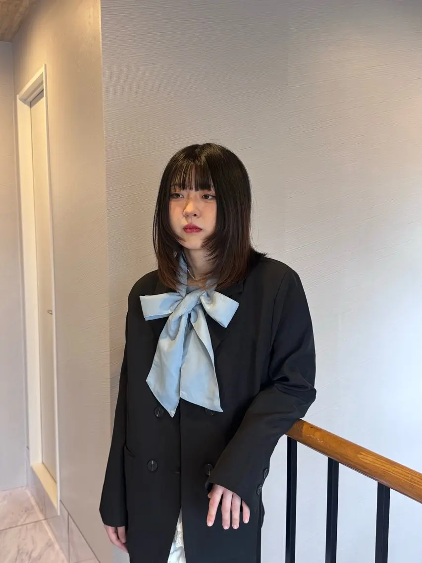 ミディアム 顔周りカット レイヤーカット 佐藤 凜のヘアスタイル