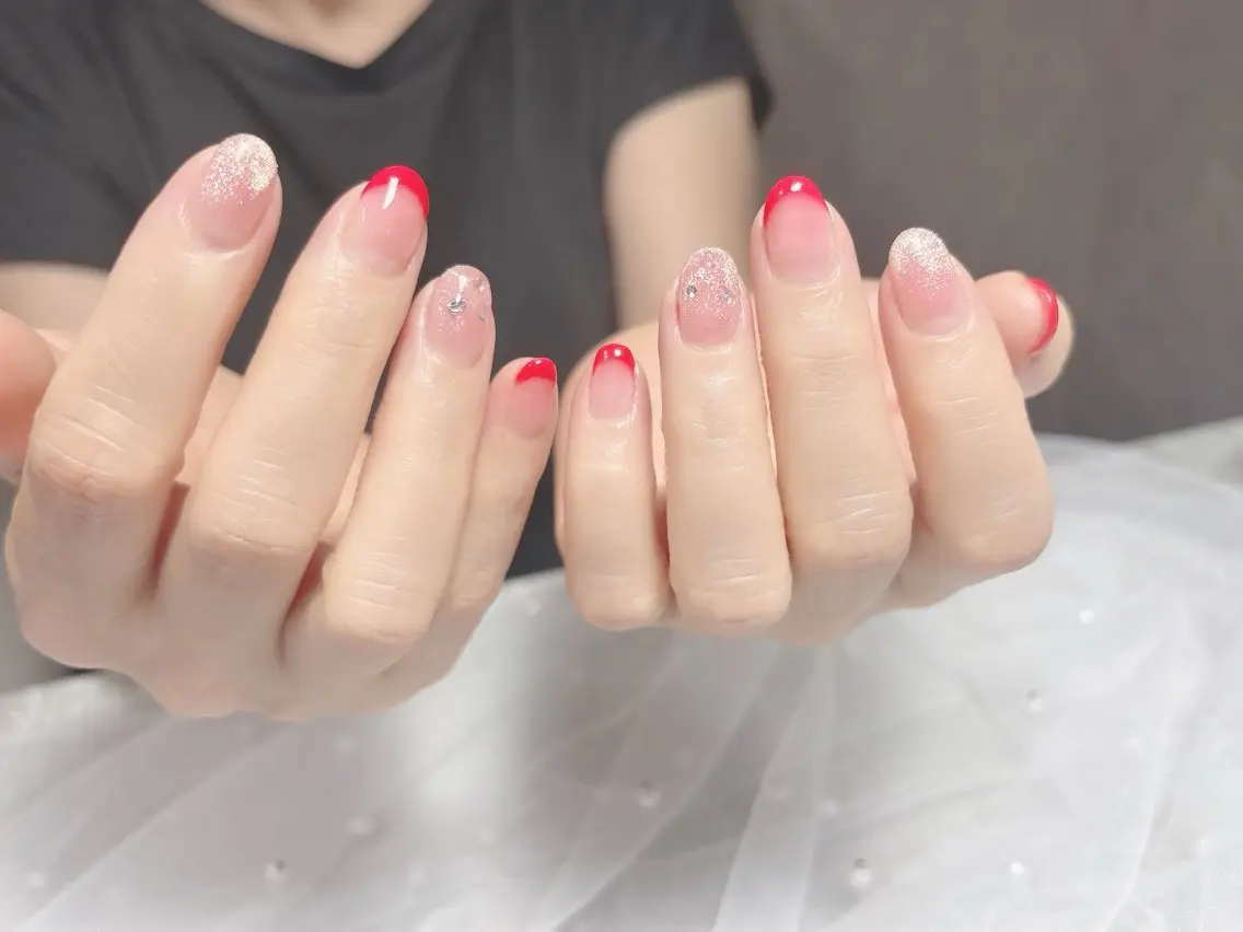 ネイル チークネイル フレンチネイル gloss by KAOのネイルデザイン