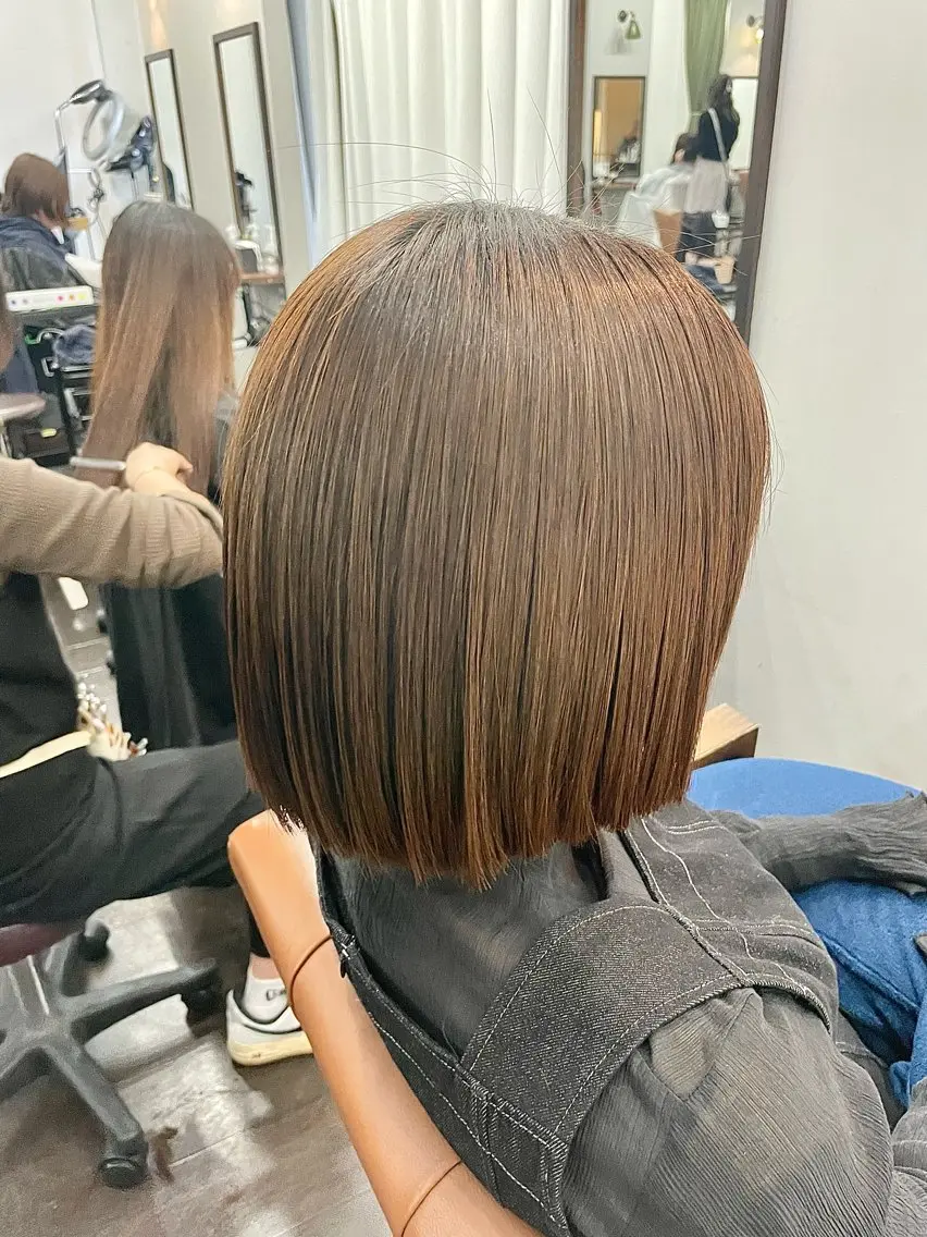 ショート 切りっぱなしボブ ボブ 小顔カット 酸性ストレート カット 縮毛矯正 五藤 🍀壽野のヘアスタイル