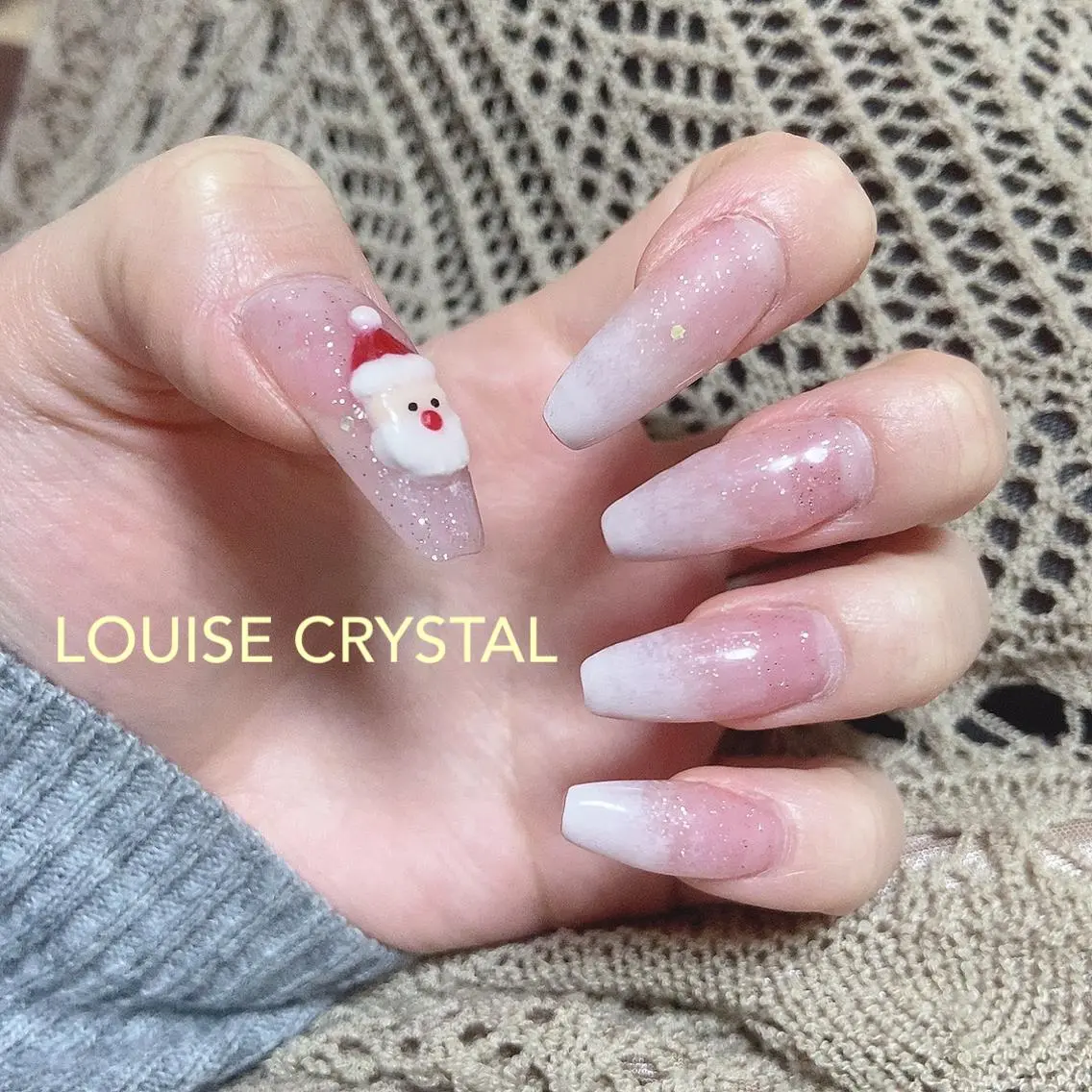 ネイル ハンドネイル LOUISE CRYSTALのネイルデザイン