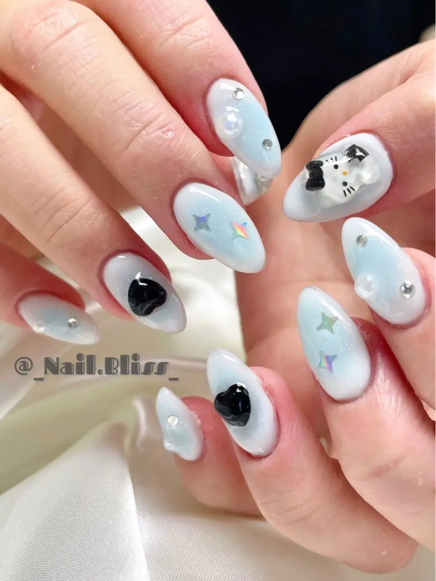 ネイル チークネイル 水色 ハンドネイル NAIL BLISSのネイルデザイン