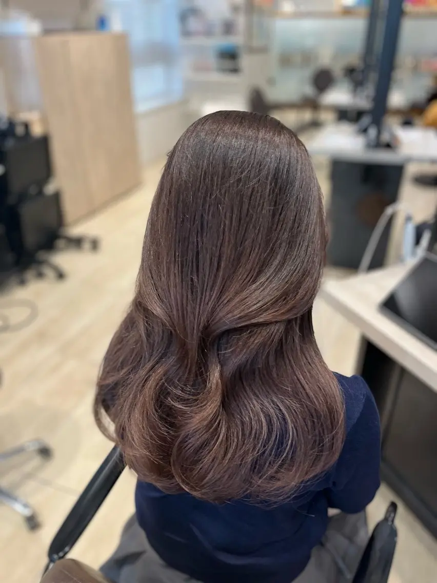 セミロング カラー ブリーチ ブラウンカラー 透明感カラー ラベンダーカラー ブリーチなしカラー カット ヘアカラー トリートメント mako︴ Euphoriaのヘアスタイル