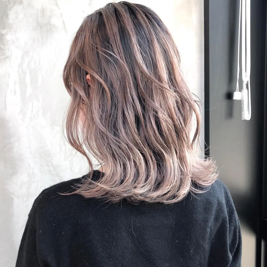 ミディアム カラー ヘアアレンジ バレイヤージュ レイヤーカット カット ヘアカラー トリートメント TOMO GEEKS代表のヘアスタイル