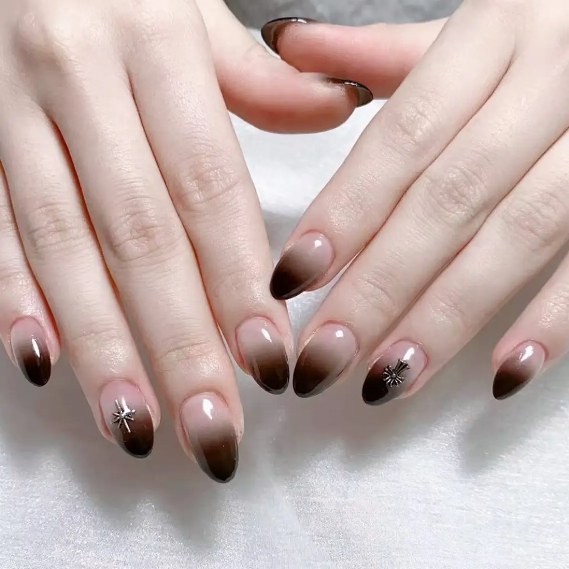 メンズ ネイル メンズ韓国風 アートネイル オーロラネイル ガーリー キラキラネイル ハンドネイル Nail salon 木にいるのネイルデザイン