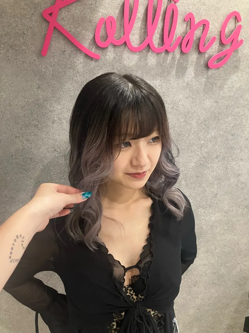 セミロング カラー ヘアカラー yuumi 👱🏻‍♀️のヘアスタイル