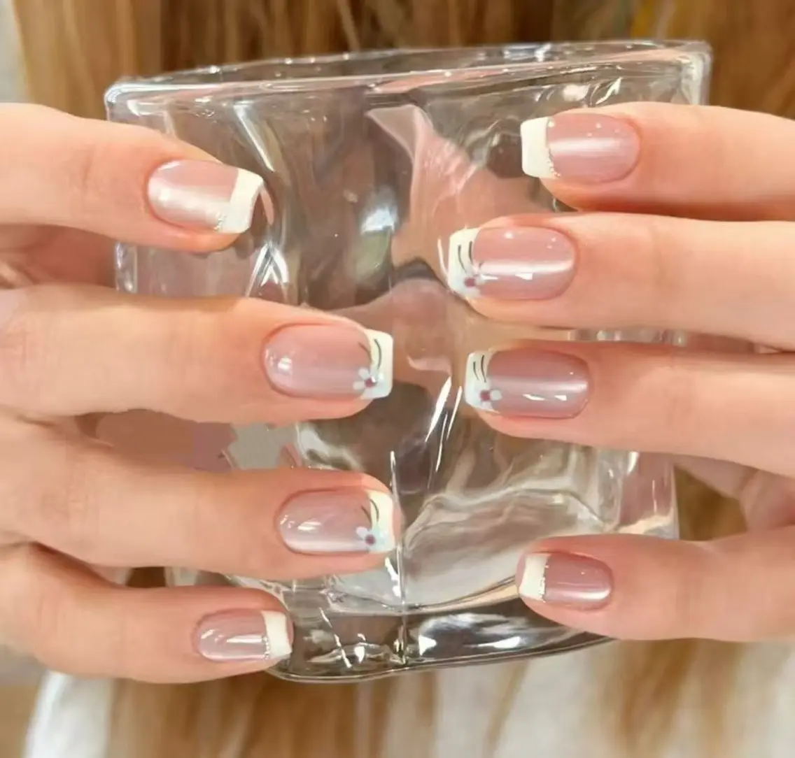 ネイル オーロラネイル フラワーネイル フットネイル フレンチネイル ジェルネイル ハンドネイル BabyYouMi nailのネイルデザイン