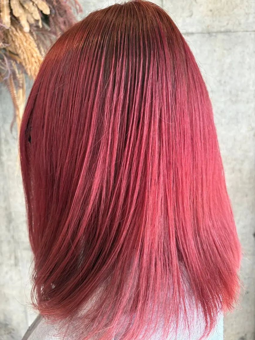 ミディアム カラー ブリーチ ブリーチなしカラー オレンジ ピンクカラー レッドカラー カット ヘアカラー トリートメント I'sm KOUSAKUのヘアスタイル