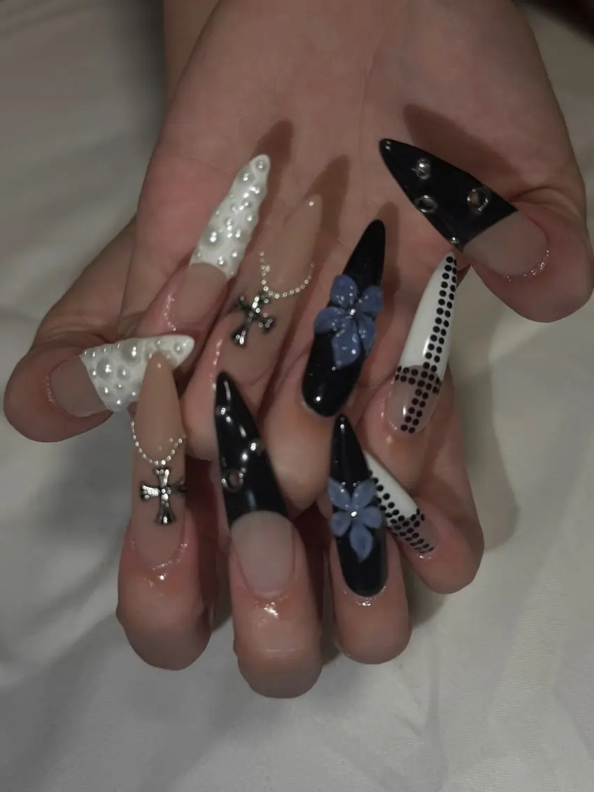 ネイル ハンドネイル N. Manamiのネイルデザイン