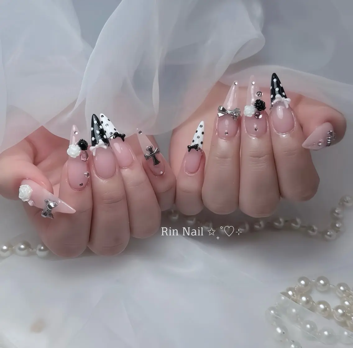 ネイル アートネイル チークネイル ジェルネイル ロングネイル マグネットネイル ハンドネイル Rin Nail 新大久保店のネイルデザイン