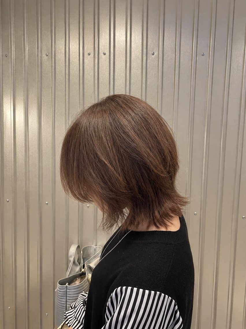 ミディアム カラー ベージュカラー ミルクティーベージュ 脱白髪染め白髪ぼかし TERA(寺崎)のヘアスタイル
