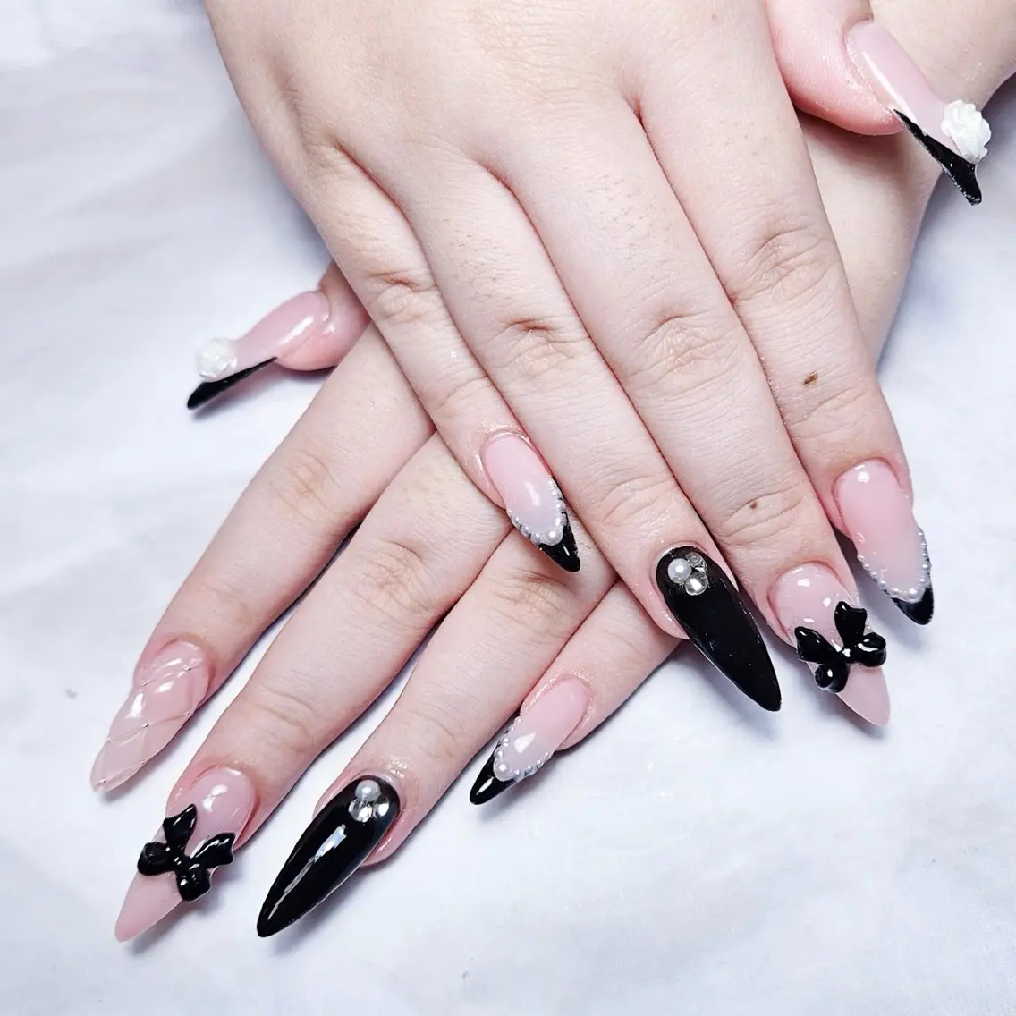 ネイル ハンドネイル 🍭Yun nail hyejin🌸のネイルデザイン