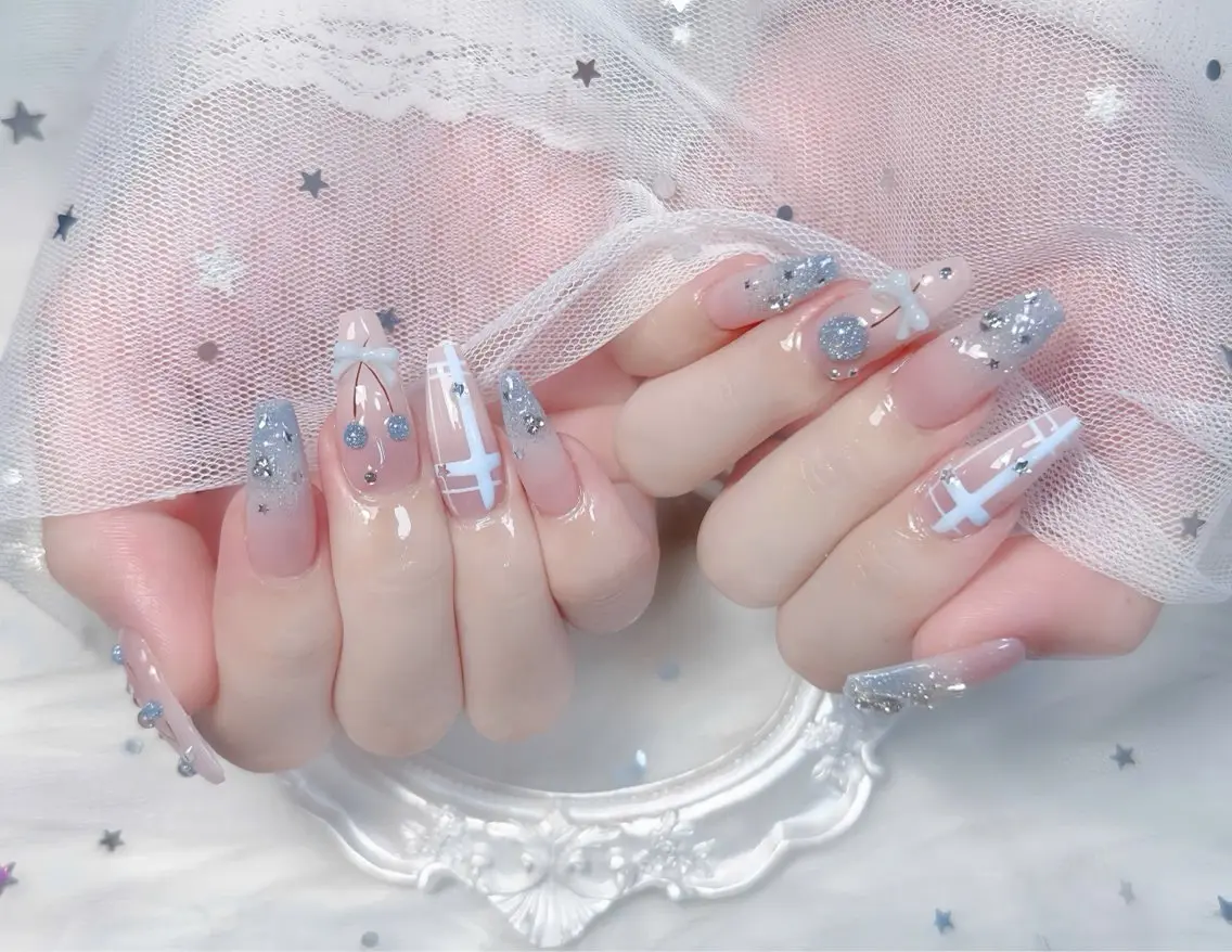 ネイル チークネイル 長さ出し フレンチネイル ジェルネイル グラデーション ハンドネイル THANHTHANH NAILのネイルデザイン