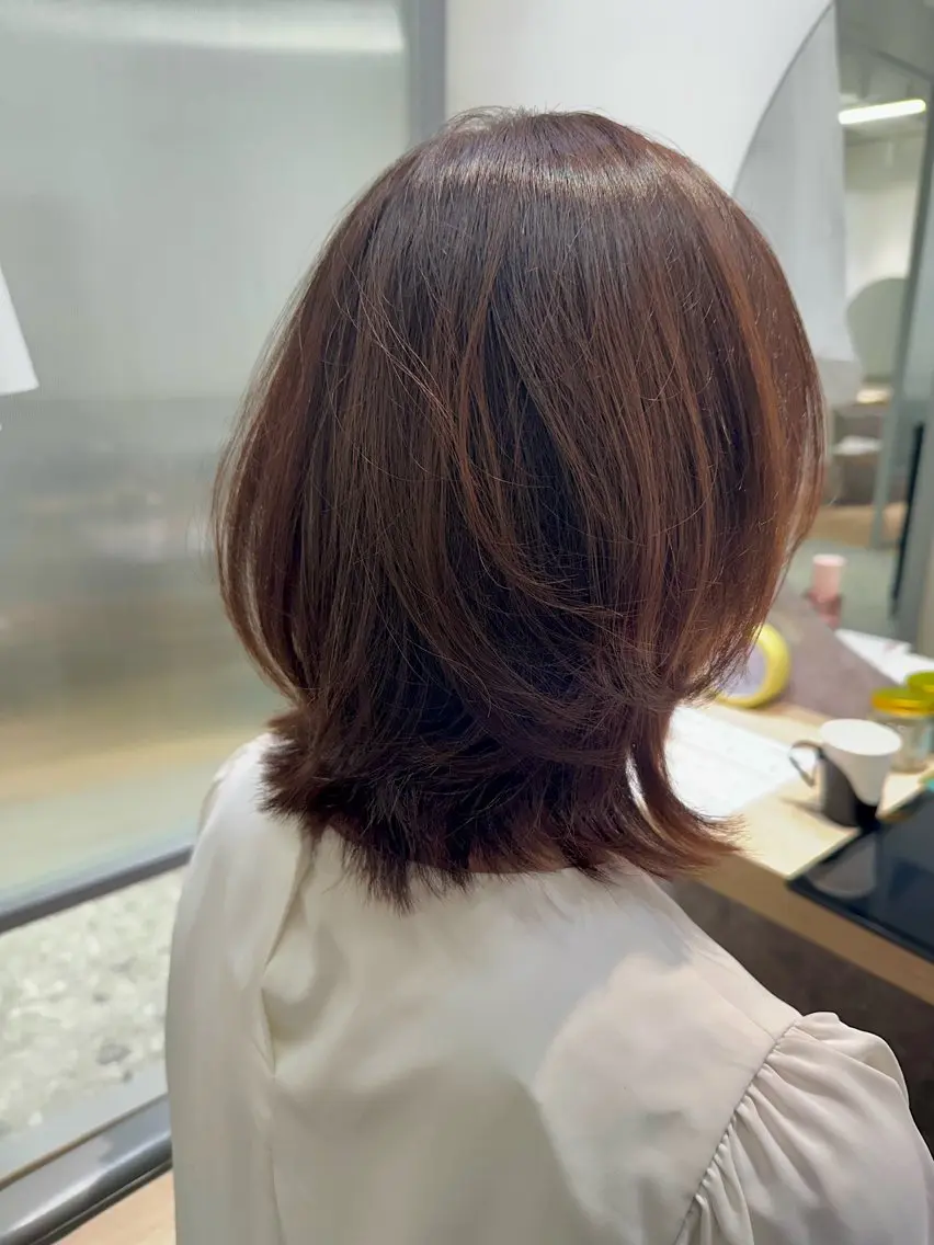 ミディアム カット ヘアカラー トリートメント 石井 寛司のヘアスタイル
