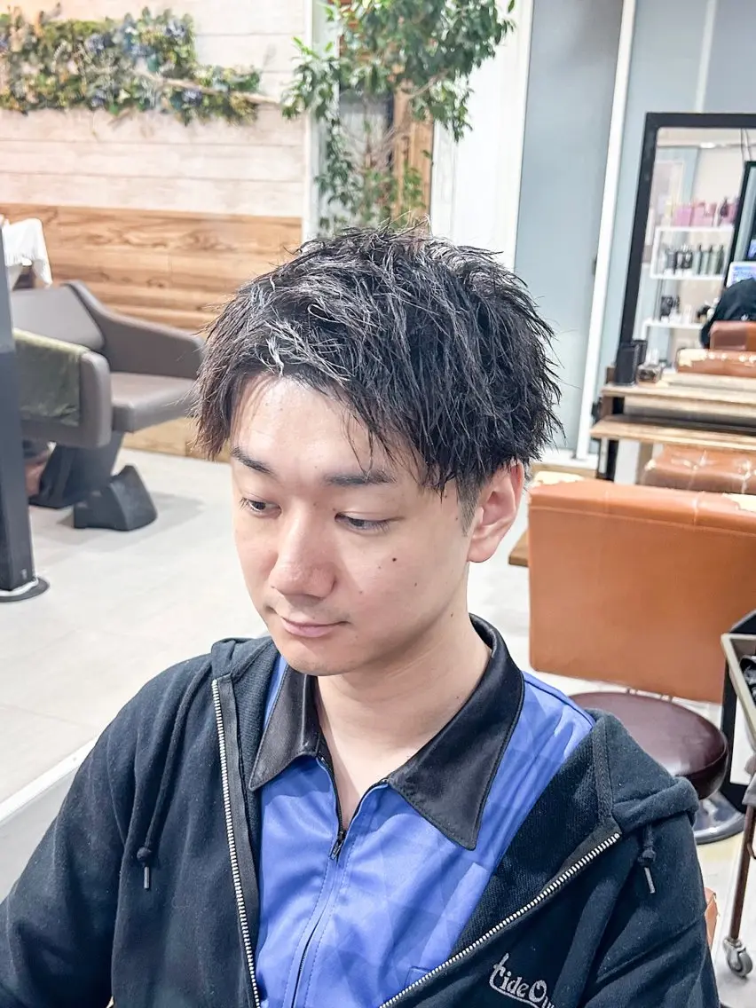 ショート パーマ メンズ アップバング メンズパーマ メンズツイストパーマ ショートヘア ツイストパーマ かんばら りょーいのヘアスタイル
