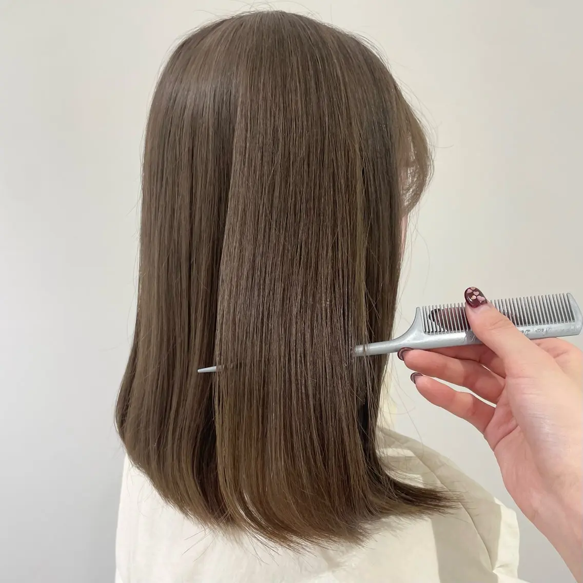 ミディアム カラー ベージュカラー ブリーチ ミルクティーベージュ ボブ ヘアカラー 🎟ブリーチなし/艶 /暖色🎀くるみのヘアスタイル
