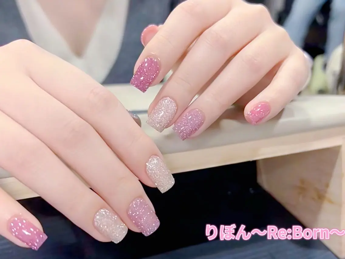 ミディアム フレンチガーリー クリスマス ハンドネイル りぼん Re:Bonrのネイルデザイン