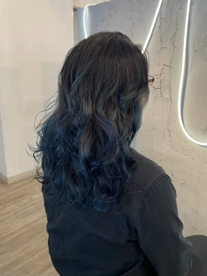 カラー メンズ ブルーカラー 透明感カラー デザインカラー グラデーションカラー カット ヘアカラー トリートメント いぐちしょうた🫧 VISAGEbaskのヘアスタイル
