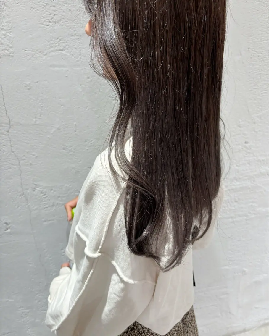 ロング カラー 透明感カラー カット ヘアカラー トリートメント サソウ ユリエ🥥のヘアスタイル