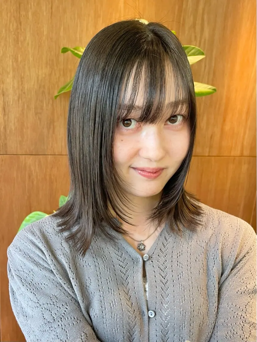 ミディアム 顔まわりレイヤー レイヤーカット 外ハネヘア カット トリートメント yukii しまむら のぞみのヘアスタイル