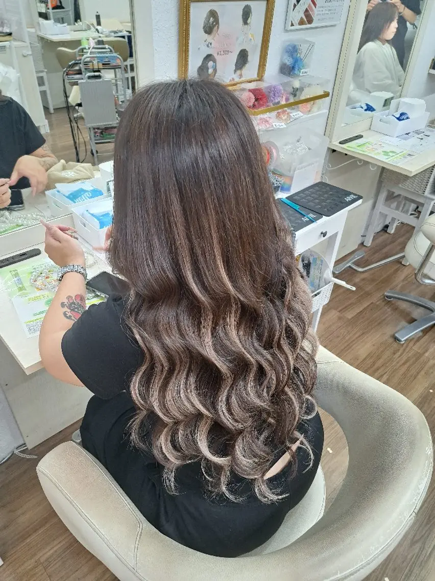 ロング カラー ハイライトカラー エクステ ハイライト エクステ GLOSS心斎橋🌹 はるなのヘアスタイル