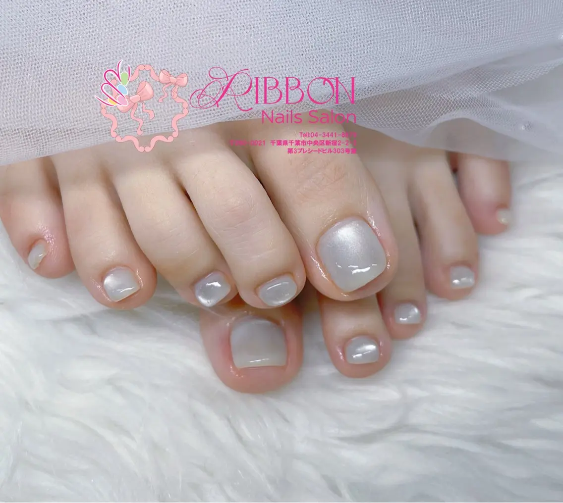 ネイル フットネイル フレンチネイル ジェルネイル マグネットネイル 持ち込み フットネイル Ribbonnail salonのネイルデザイン