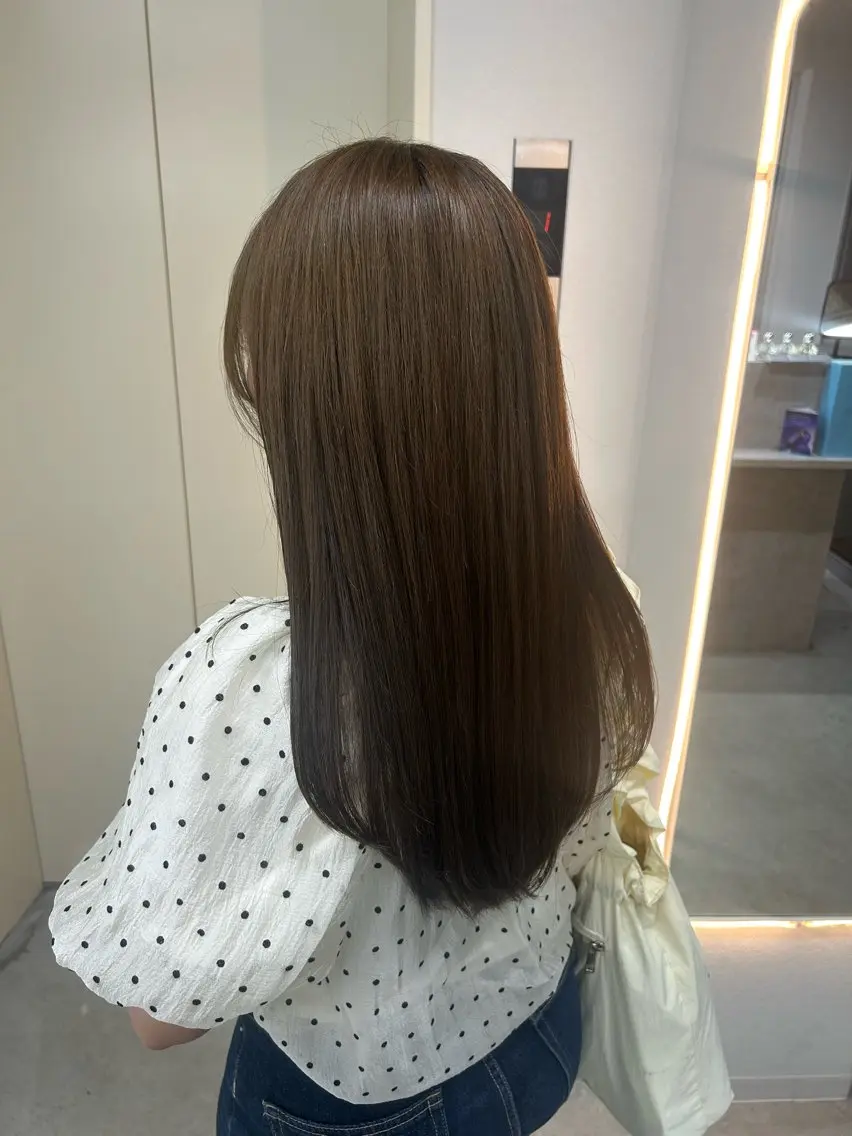 セミロング カラー ベージュカラー 透明感カラー オリーブベージュ カット ヘアカラー トリートメント Gisel みらののヘアスタイル