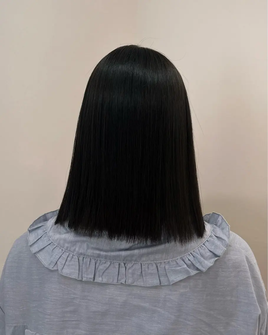 ミディアム カラー ボブレイヤー アッシュ ブリーチ 透明感カラー ダークアッシュ ヘアカラー トリートメント sayuri /大阪・心斎橋美容師のヘアスタイル