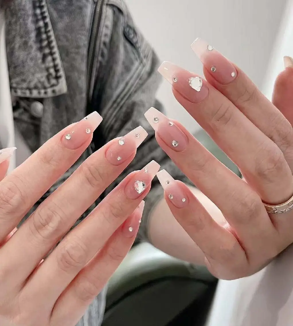 ネイル フラワーネイル フレンチネイル ジェルネイル ガラスフレンチ ハート ハンドネイル Oomiya 服部のネイルデザイン