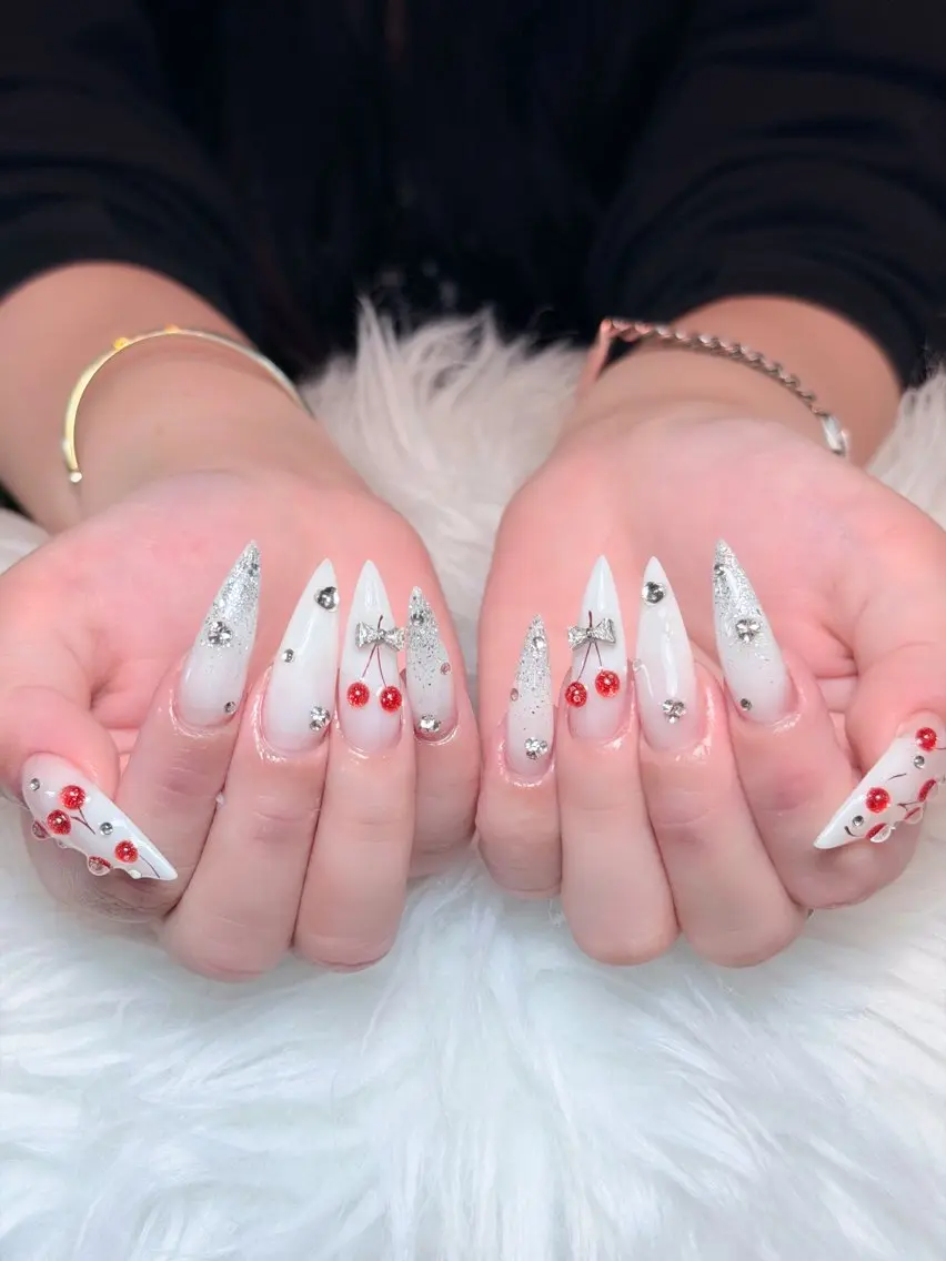 ネイル チークネイル ドット フレンチネイル グラデーション ハート ハンドネイル Julli NailStudioのネイルデザイン