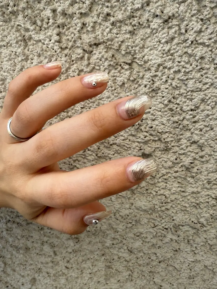 ネイル クリアネイル ニュアンスネイル シルバー シンプルネイル nail salon "new me"のネイルデザイン