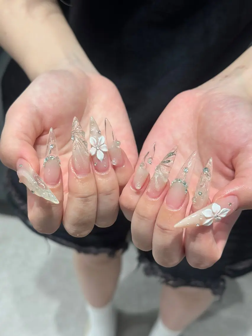 ネイル チークネイル ドット フレンチネイル グラデーション ハート ハンドネイル ハンドケア Eli Muse 新宿ネイルのネイルデザイン