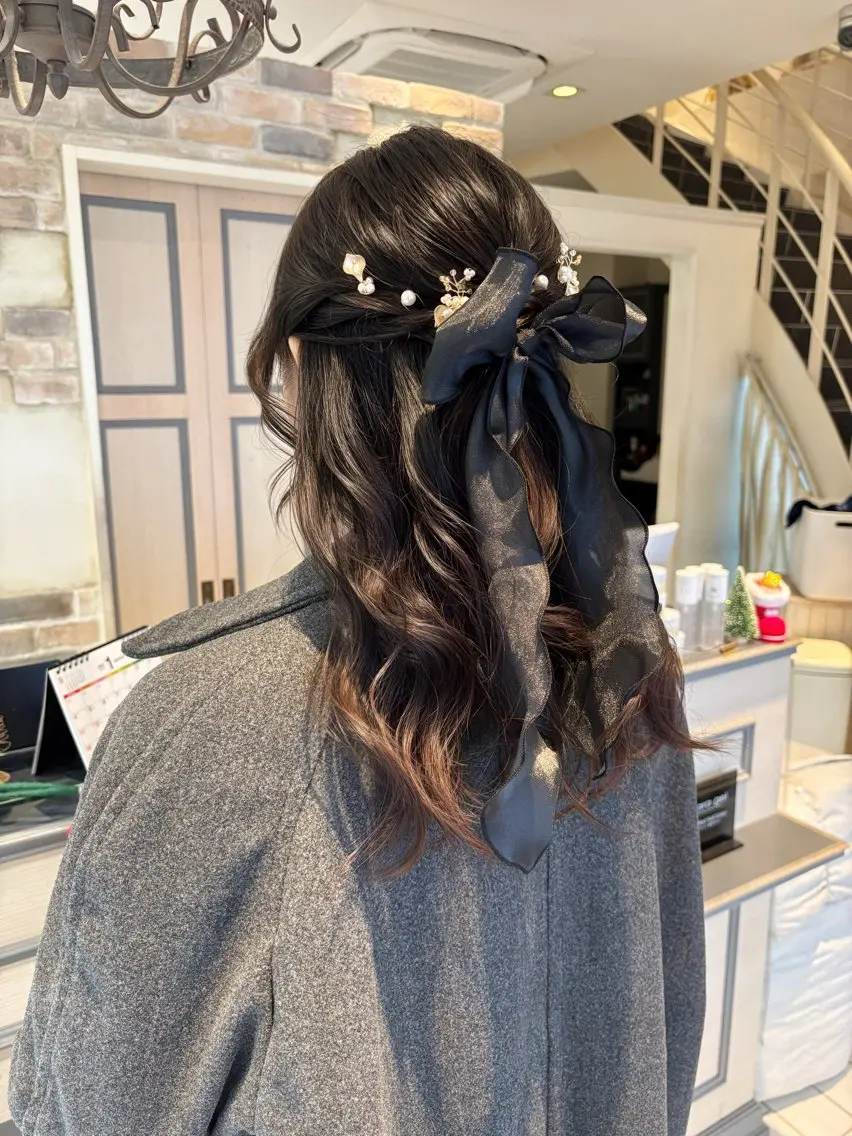 セミロング ヘアアレンジ ヘアセット Noel .⋆𝜗𝜚のヘアスタイル