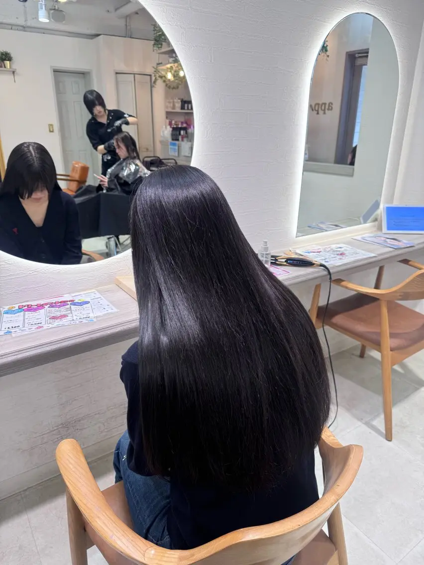 ロング カラー 戸張 渚のヘアスタイル