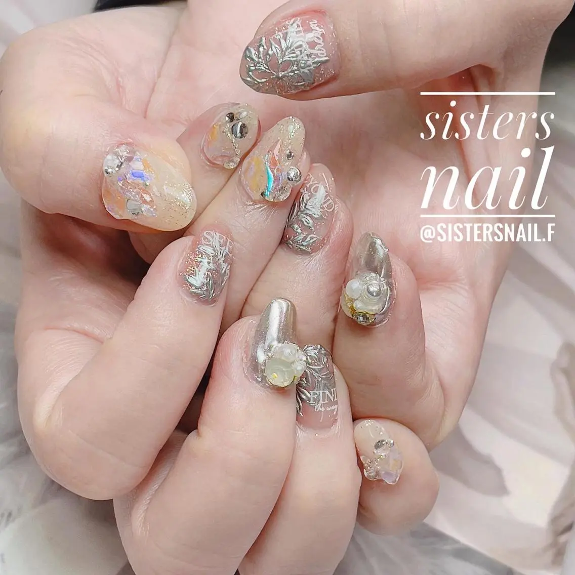ネイル アートネイル ゴールド キラキラネイル ミラーネイル 持ち込み sisters nail.fのネイルデザイン