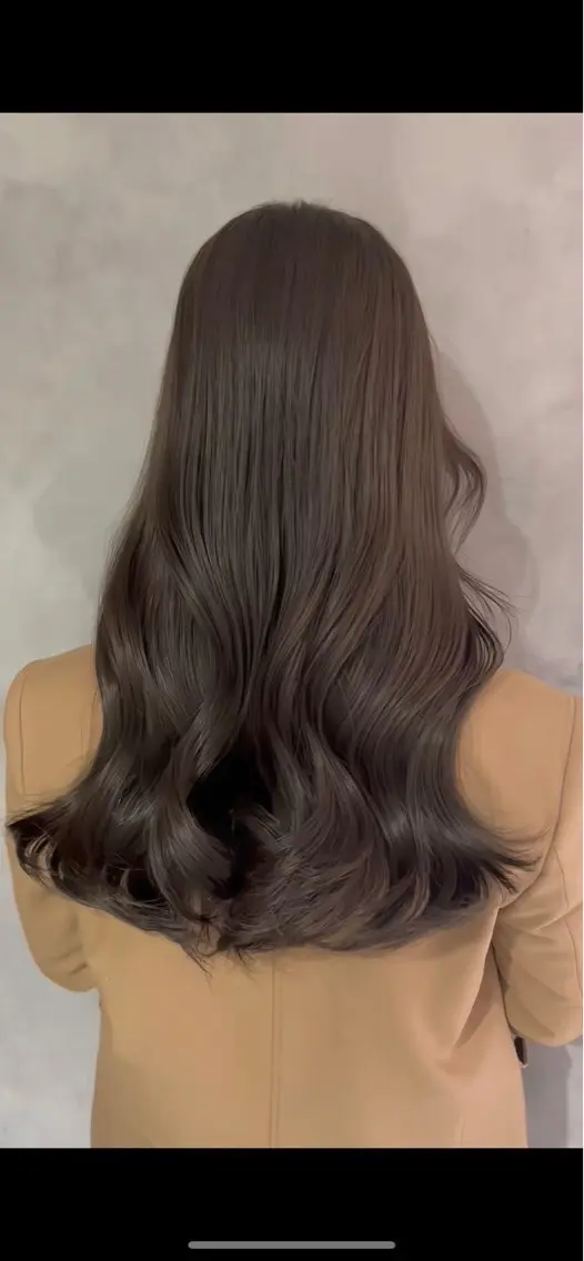 ロング カラー 艶感ワンホン color✨のヘアスタイル