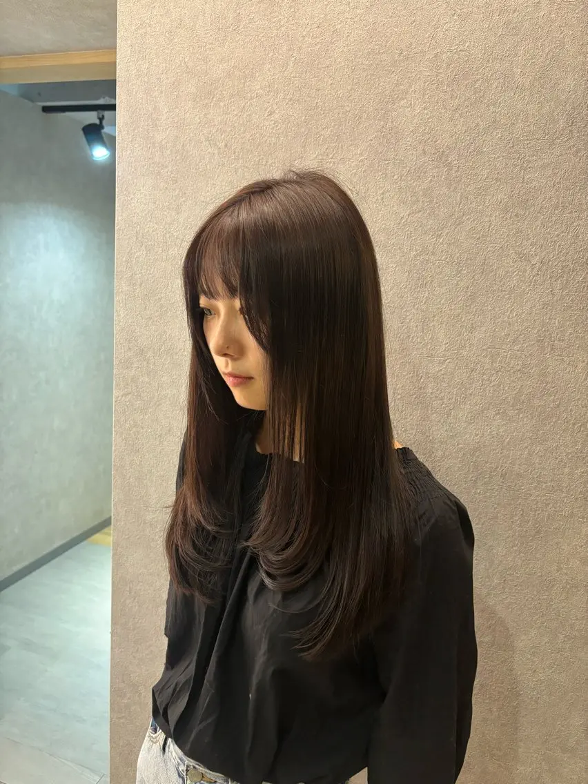 ロング カラー ベージュカラー 顔まわりレイヤー レイヤーカット カット ヘアカラー トリートメント little 小濱彰太のヘアスタイル