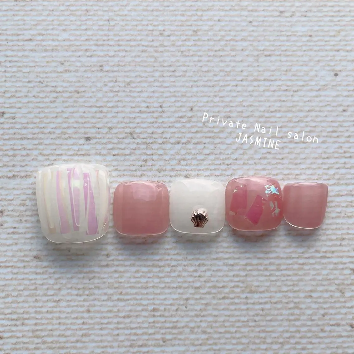ネイル オーロラネイル フットネイル フットネイル Nail salon JASMINEのネイルデザイン