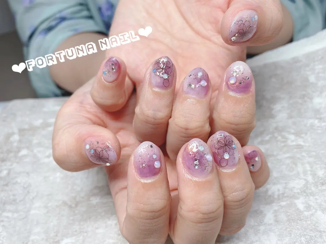 ネイル Nail •Head スパFortunaのネイルデザイン