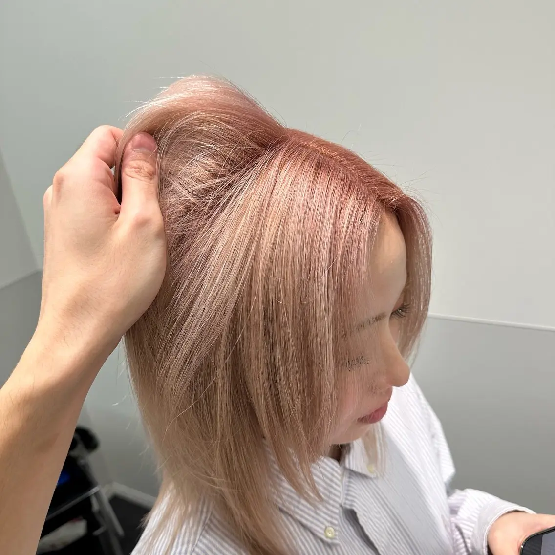 セミロング カラー ヘアカラー トリートメント 💫艶ハイトーン×髪 質改善💫リュウトのヘアスタイル
