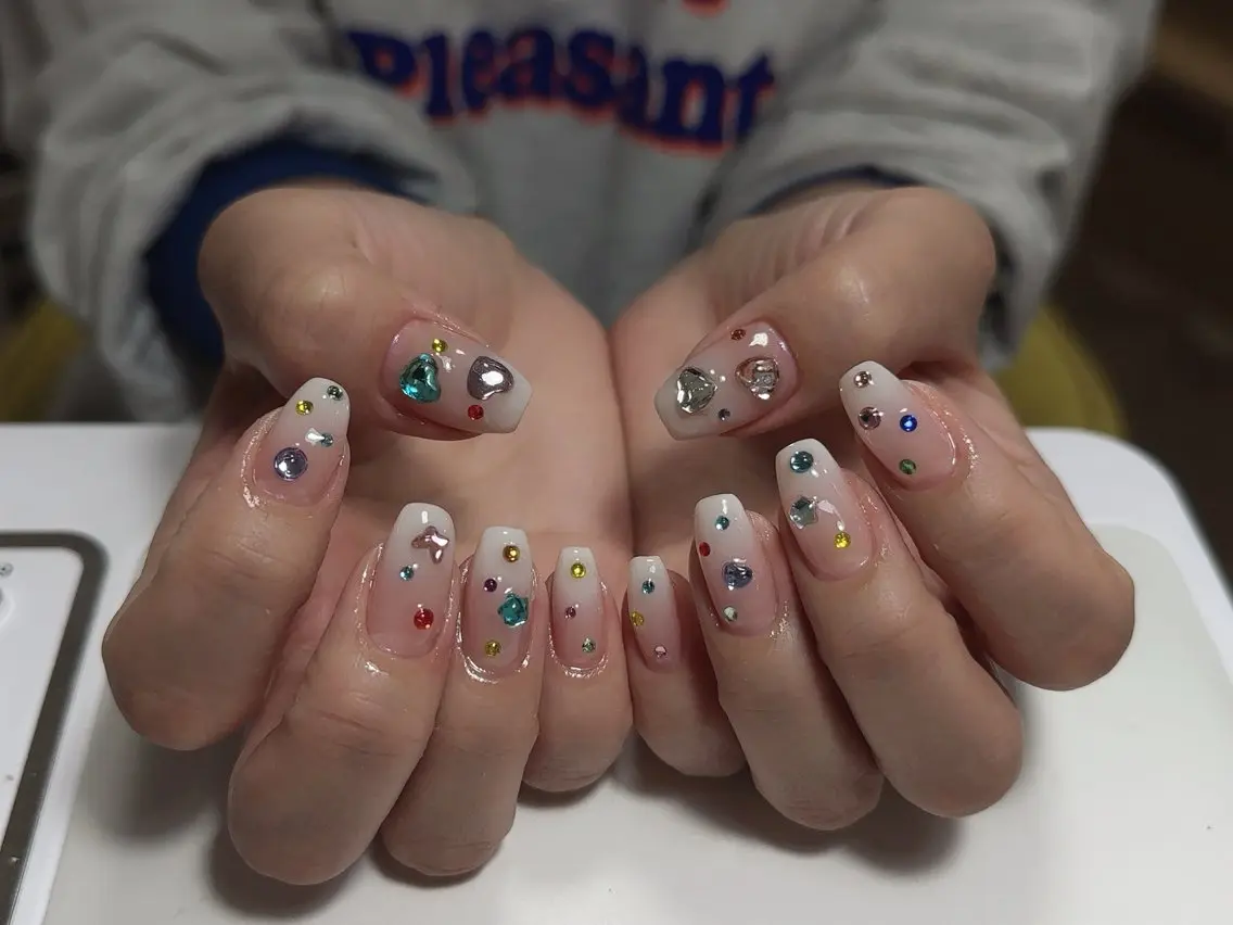 ネイル ハンドネイル NAIL CIRCLESのネイルデザイン