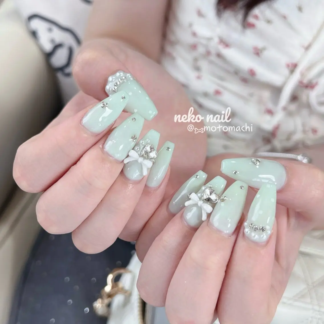 ネイル ガーリー キラキラネイル ハンドネイル neko nailのネイルデザイン