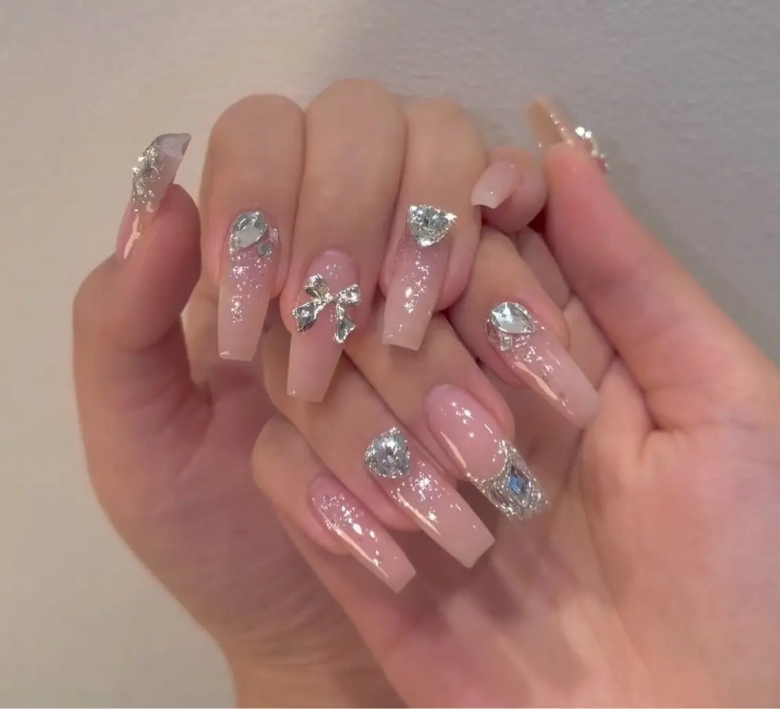 ネイル アートネイル ボルドー フレンチネイル ジェルネイル 氷ネイル・うるうるネイル ハンドネイル Julie Nail Rinのネイルデザイン
