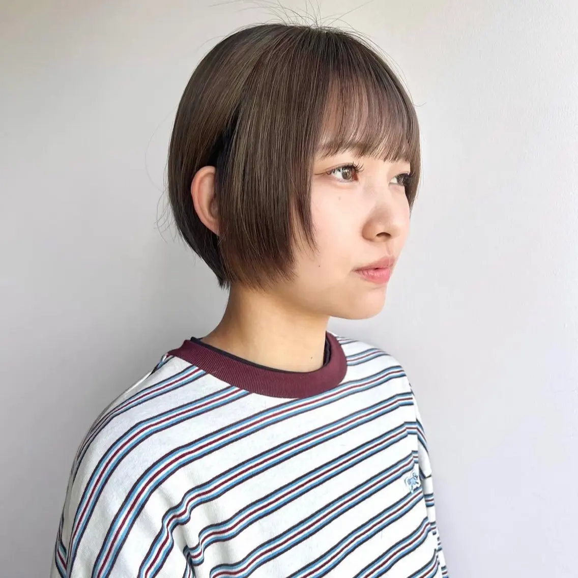 ショート カラー グレージュ レイヤー / メンズ 🇰🇷 細江 美紅のヘアスタイル
