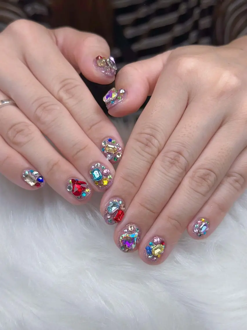 ネイル チークネイル ドット フレンチネイル グラデーション 韓国ネイル ハンドネイル Lisa Nail Salonのネイルデザイン