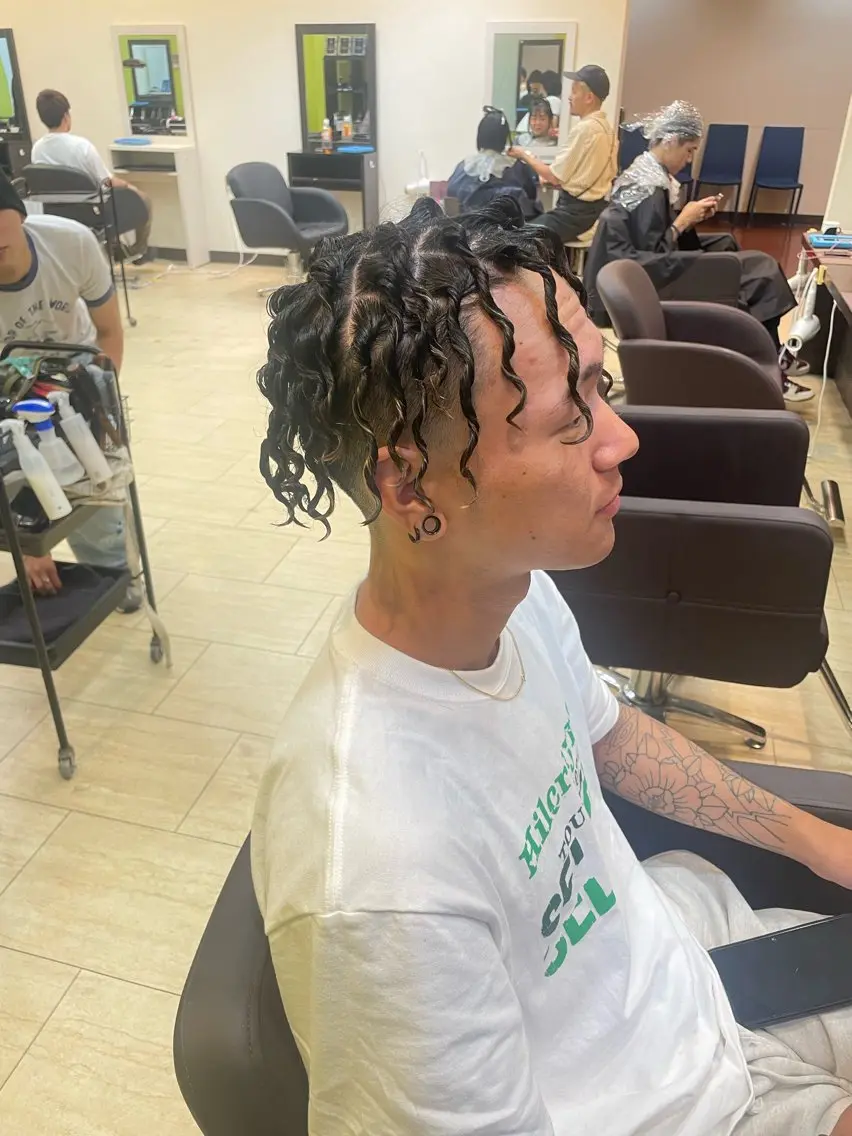 ミディアム パーマ メンズ ミディアムパーマ メンズパーマ 限定クーポン 💕大量更新ブリーチのヘアスタイル