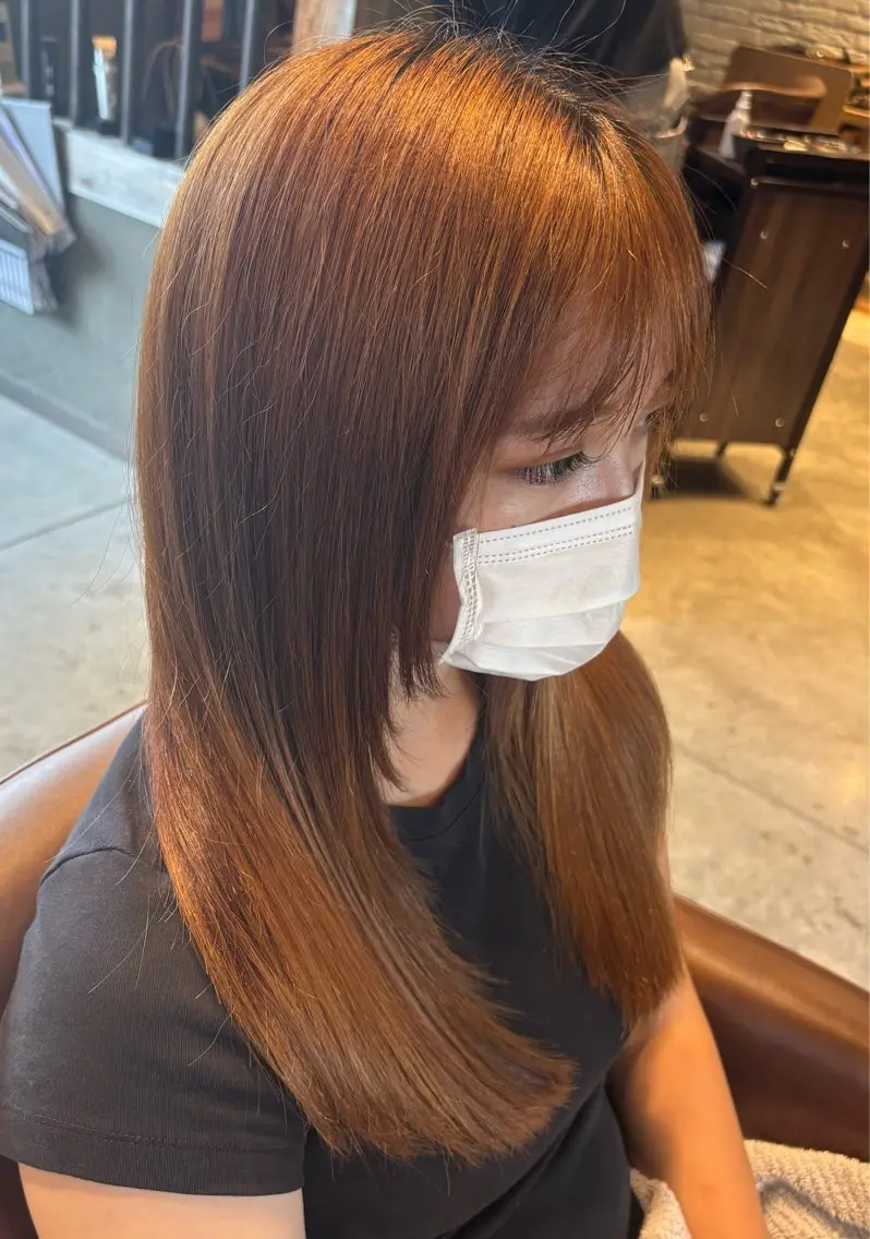 セミロング 顔まわりレイヤー 顔周りカット レイヤーカット 新田 勇斗のヘアスタイル