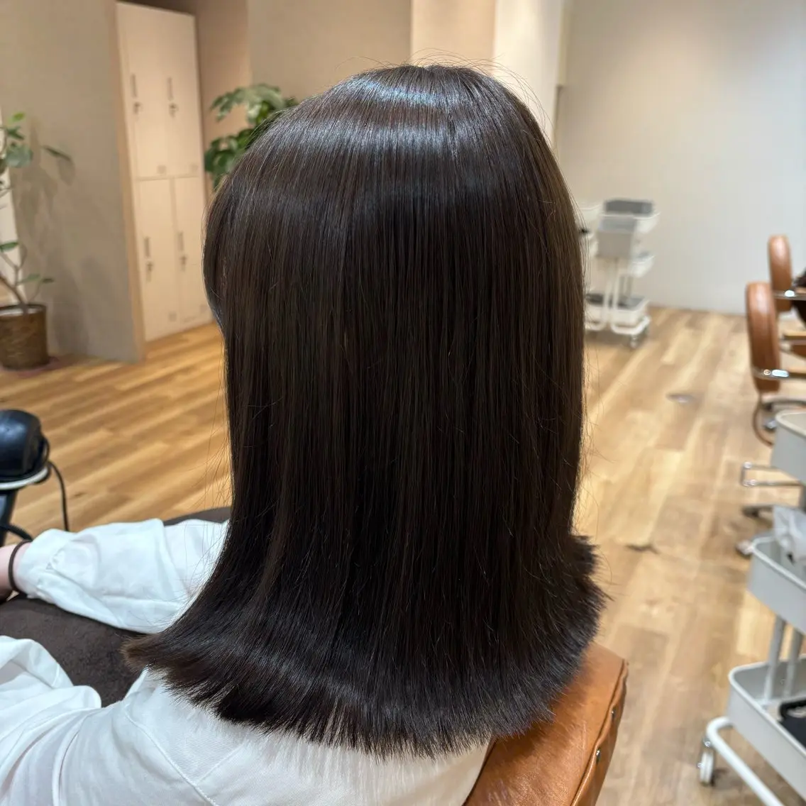 ミディアム 切りっぱなしボブ アッシュ ボブ 小西 七菜子のヘアスタイル