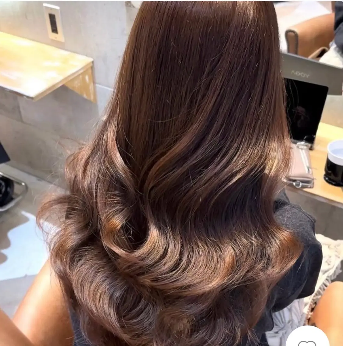 ロング 浅井 さくらのヘアスタイル