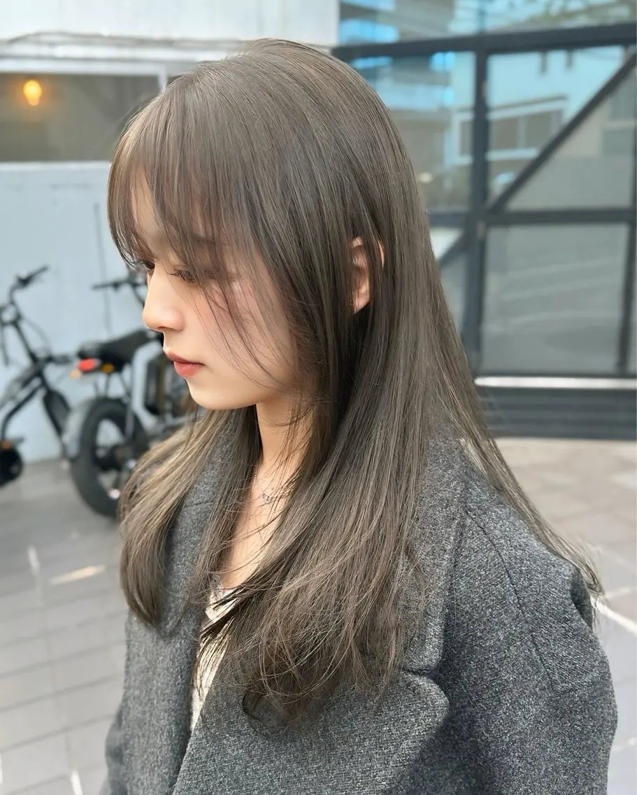 ミディアム カラー ヘアカラー 爆美女製造機 レイヤーのプロのヘアスタイル